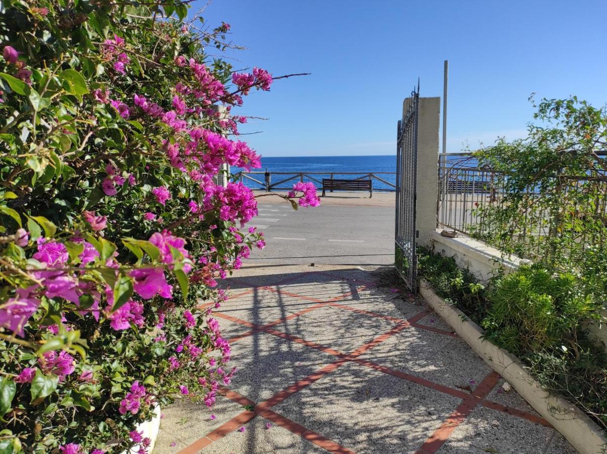 Nido Lungomare, E Sei In Spiaggia... Cala Gonone Exteriér fotografie